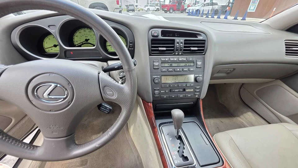 2003 Lexus GS 2nd Gen - Image 12 of 20