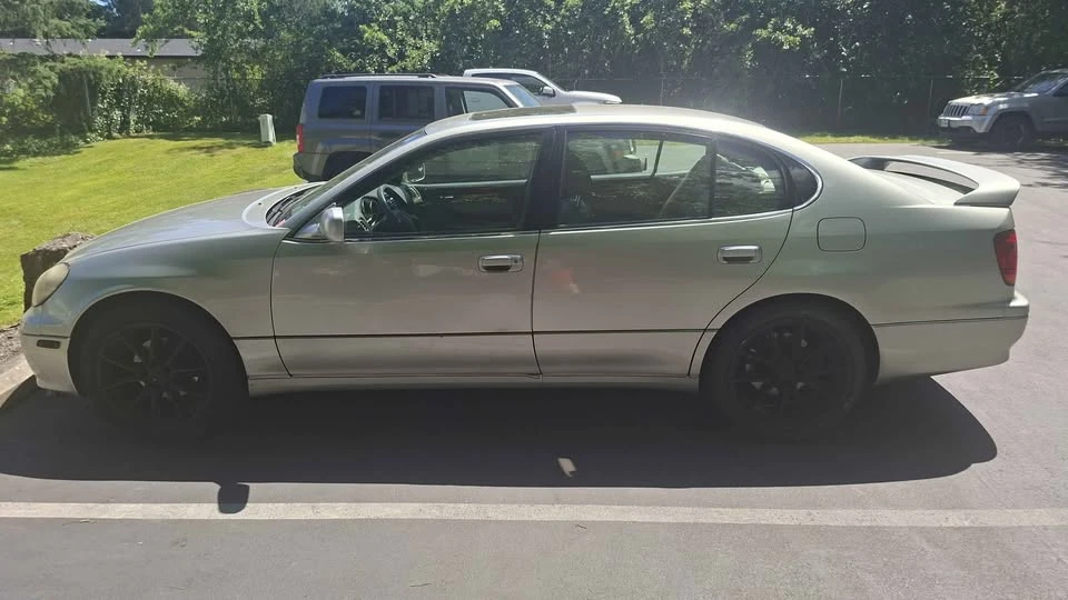 2003 Lexus GS 2nd Gen - Image 2 of 9