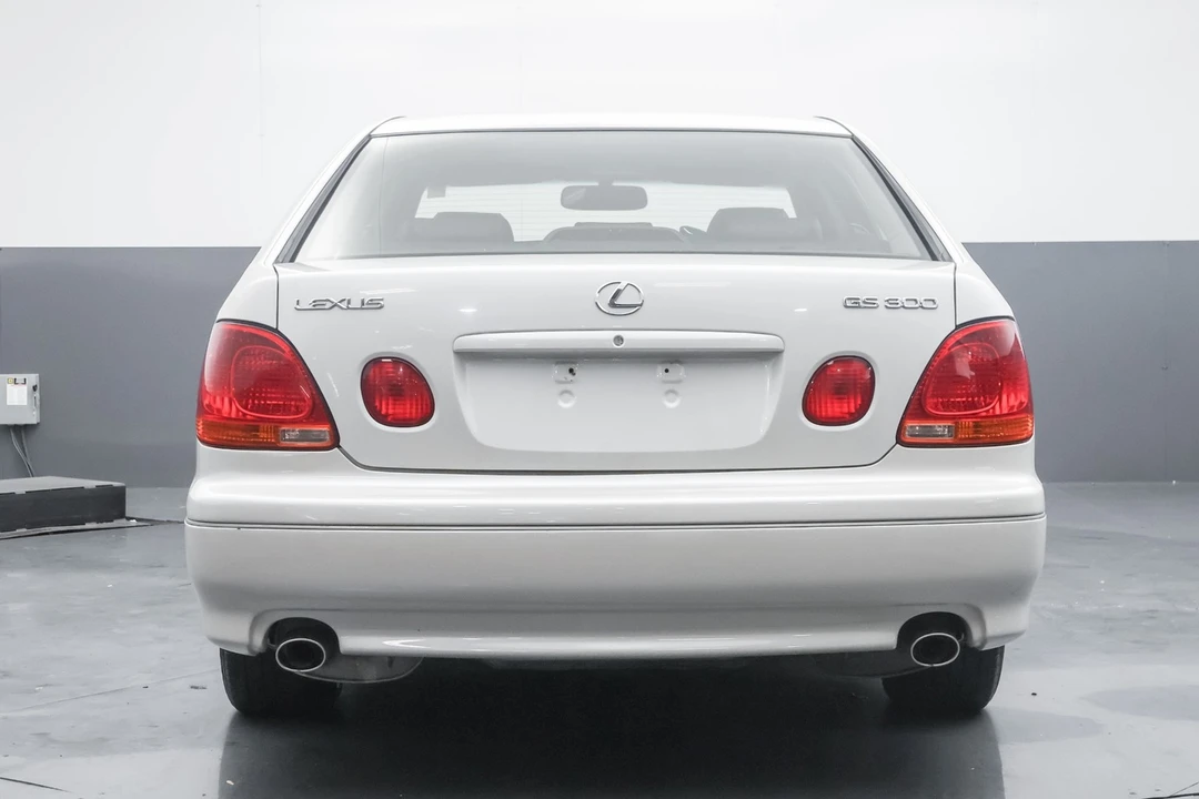 2003 Lexus GS 2nd Gen - Image 28 of 31