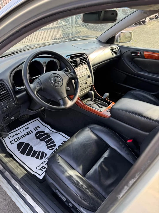 2003 Lexus GS 2nd Gen - Image 4 of 10