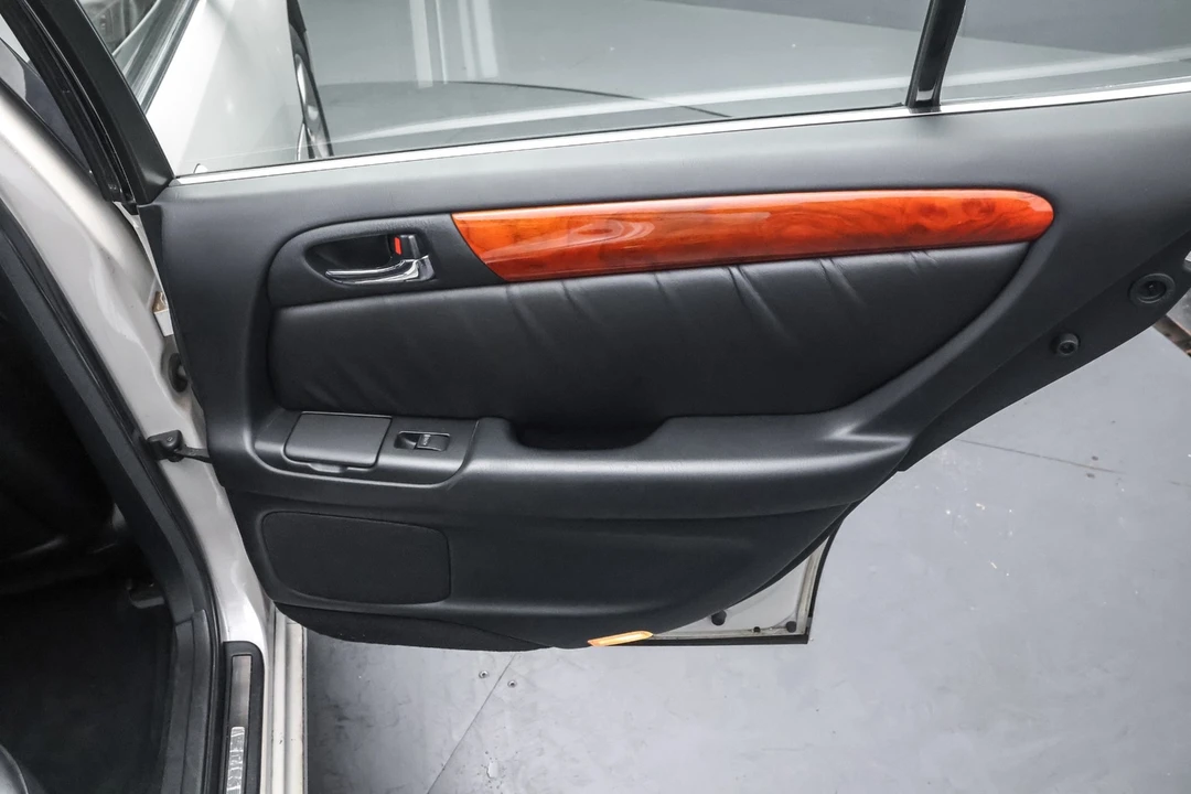 2003 Lexus GS 2nd Gen - Image 18 of 31