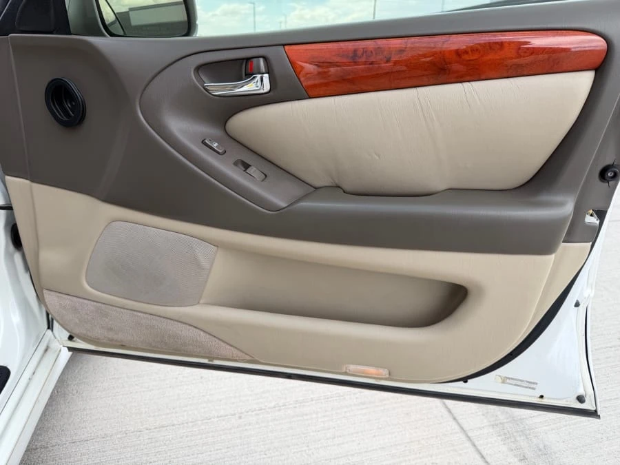 2003 Lexus GS 2nd Gen - Image 16 of 22
