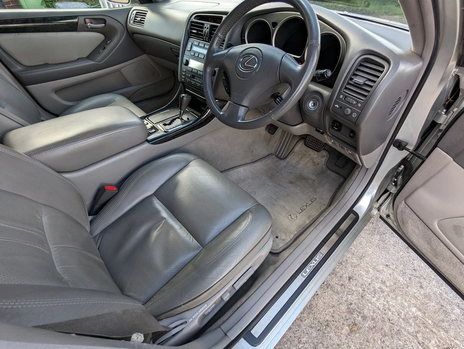 2003 Lexus GS 2nd Gen - Image 15 of 30