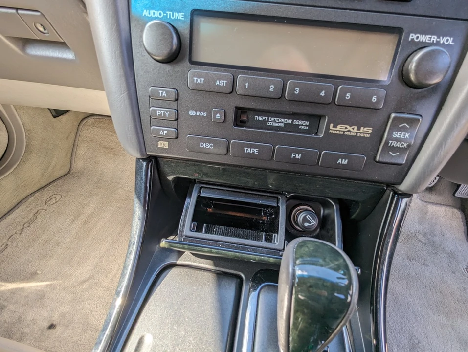 2003 Lexus GS 2nd Gen - Image 25 of 30
