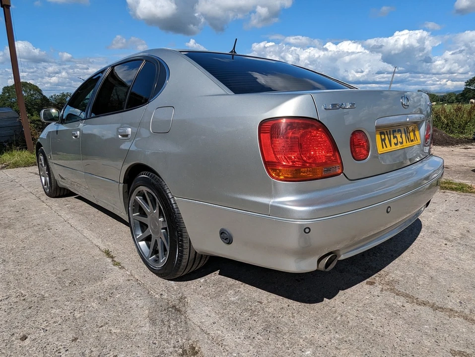 2003 Lexus GS 2nd Gen - Image 4 of 30