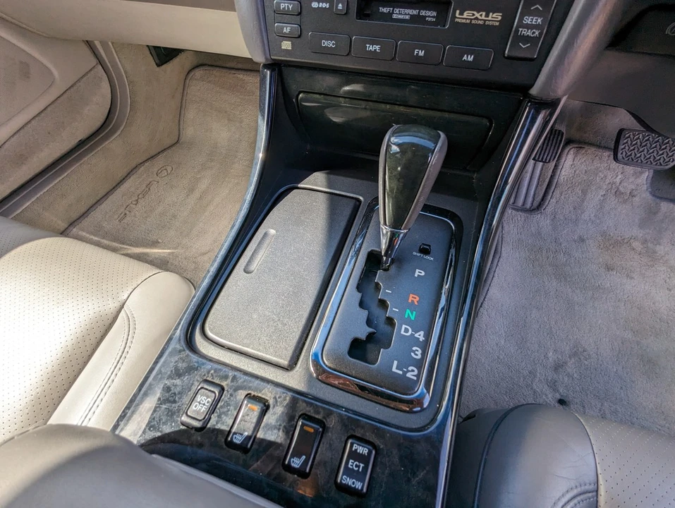2003 Lexus GS 2nd Gen - Image 19 of 30