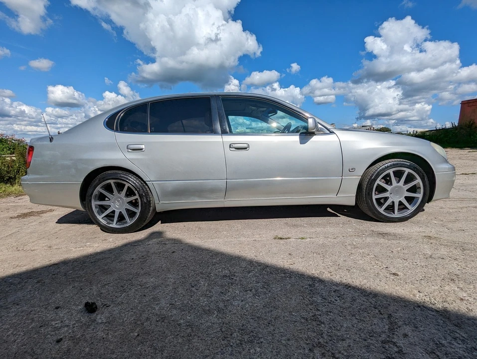 2003 Lexus GS 2nd Gen - Image 2 of 30