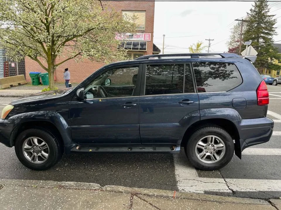 2003 Lexus GX 1st Gen - Image 4 of 4
