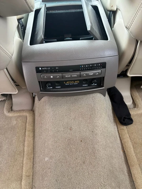 2003 Lexus GX 1st Gen - Image 12 of 17