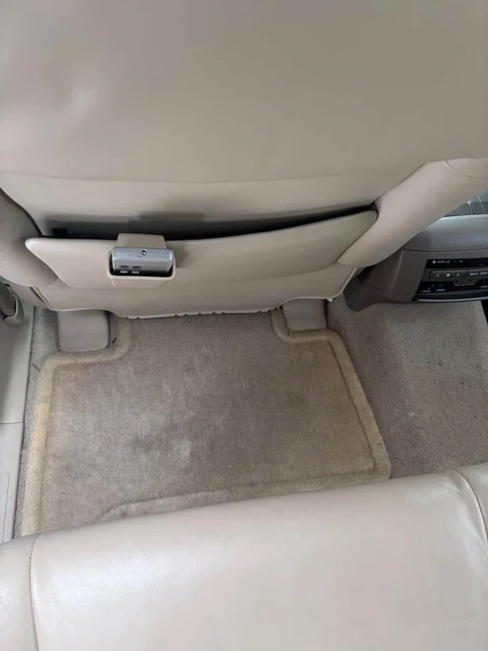 2003 Lexus GX 1st Gen - Image 8 of 17