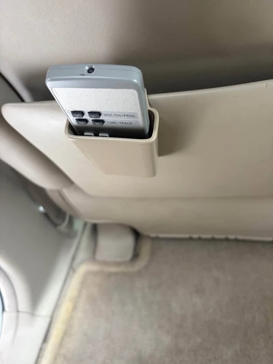 2003 Lexus GX 1st Gen - Image 11 of 17