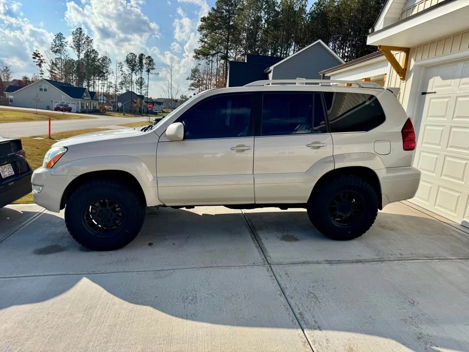 2003 Lexus GX 1st Gen - Image 2 of 12