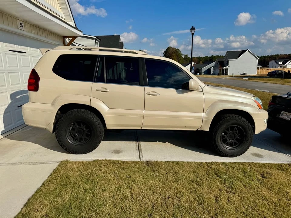 2003 Lexus GX 1st Gen - Image 6 of 12