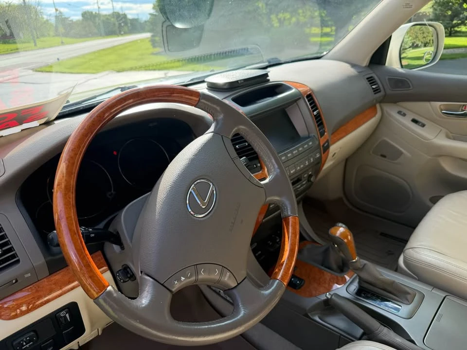 2003 Lexus GX 1st Gen - Image 5 of 10