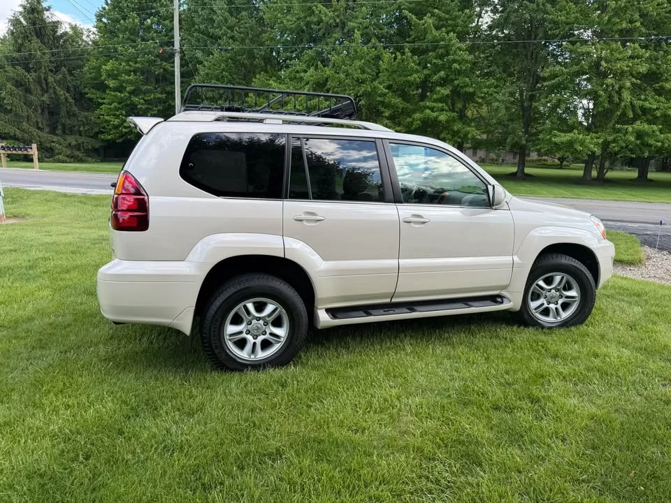 2003 Lexus GX 1st Gen - Image 3 of 10