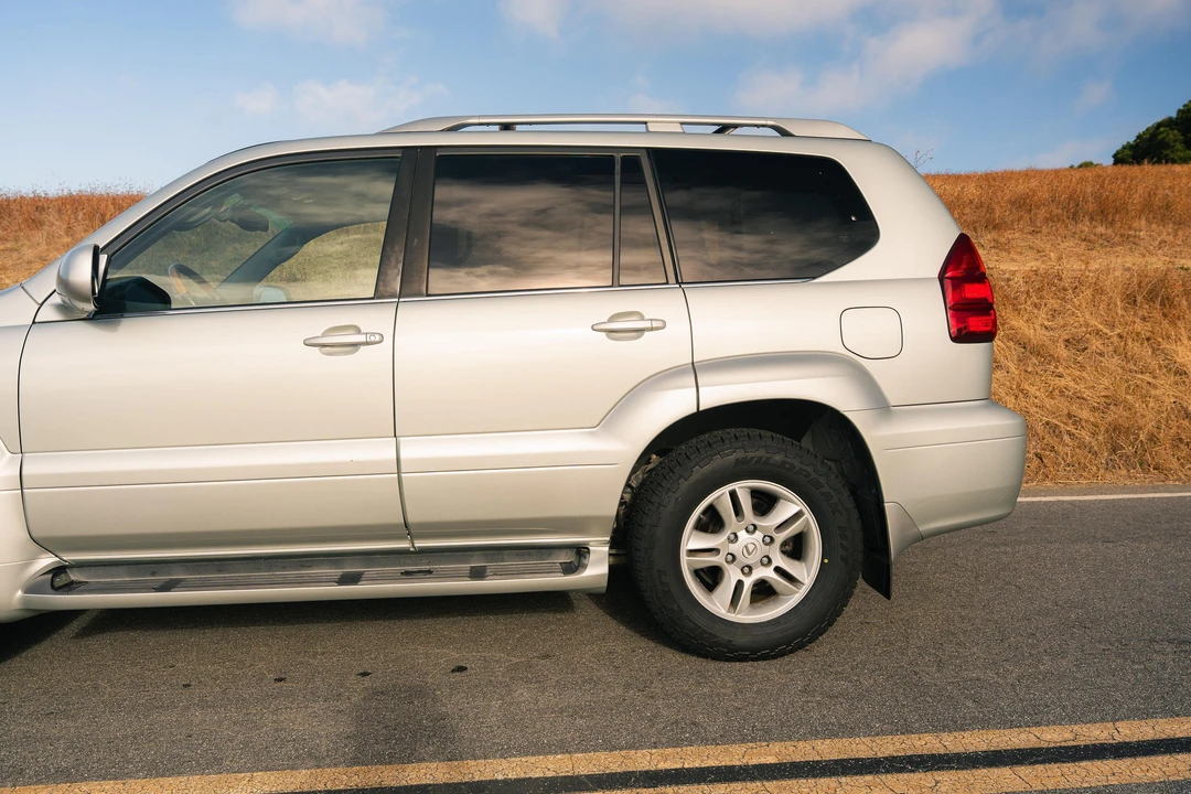 2003 Lexus GX 1st Gen - Image 26 of 31