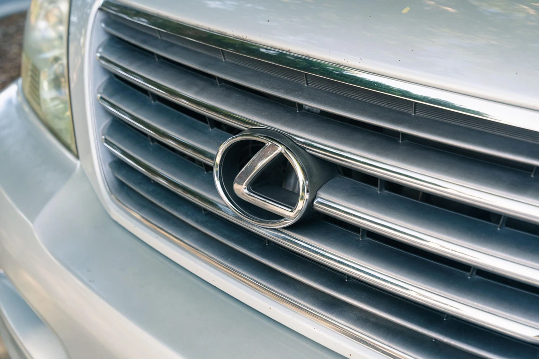 2003 Lexus GX 1st Gen - Image 19 of 31