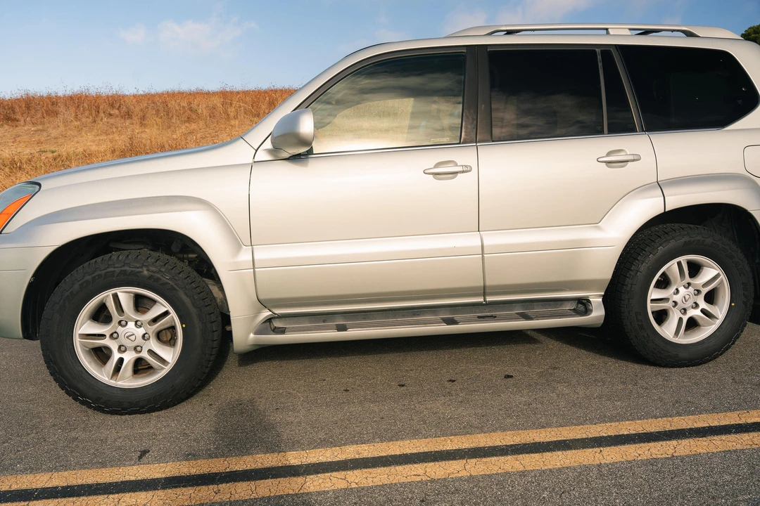 2003 Lexus GX 1st Gen - Image 25 of 31