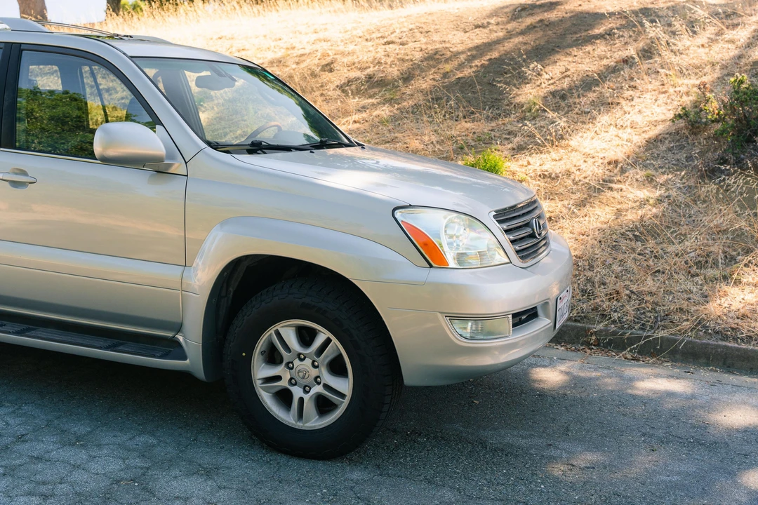 2003 Lexus GX 1st Gen - Image 16 of 31