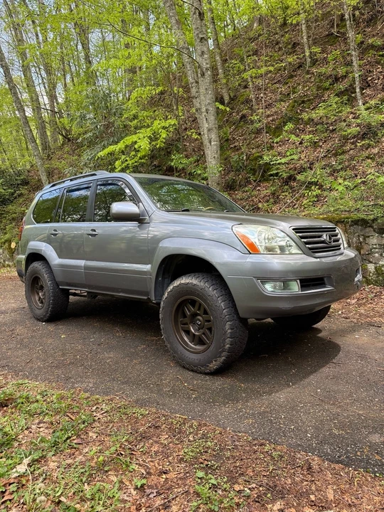 2003 Lexus GX 1st Gen - Image 2 of 10