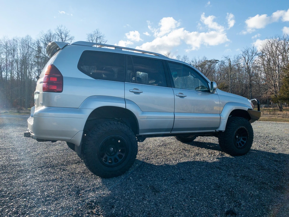 2003 Lexus GX 1st Gen - Image 8 of 31