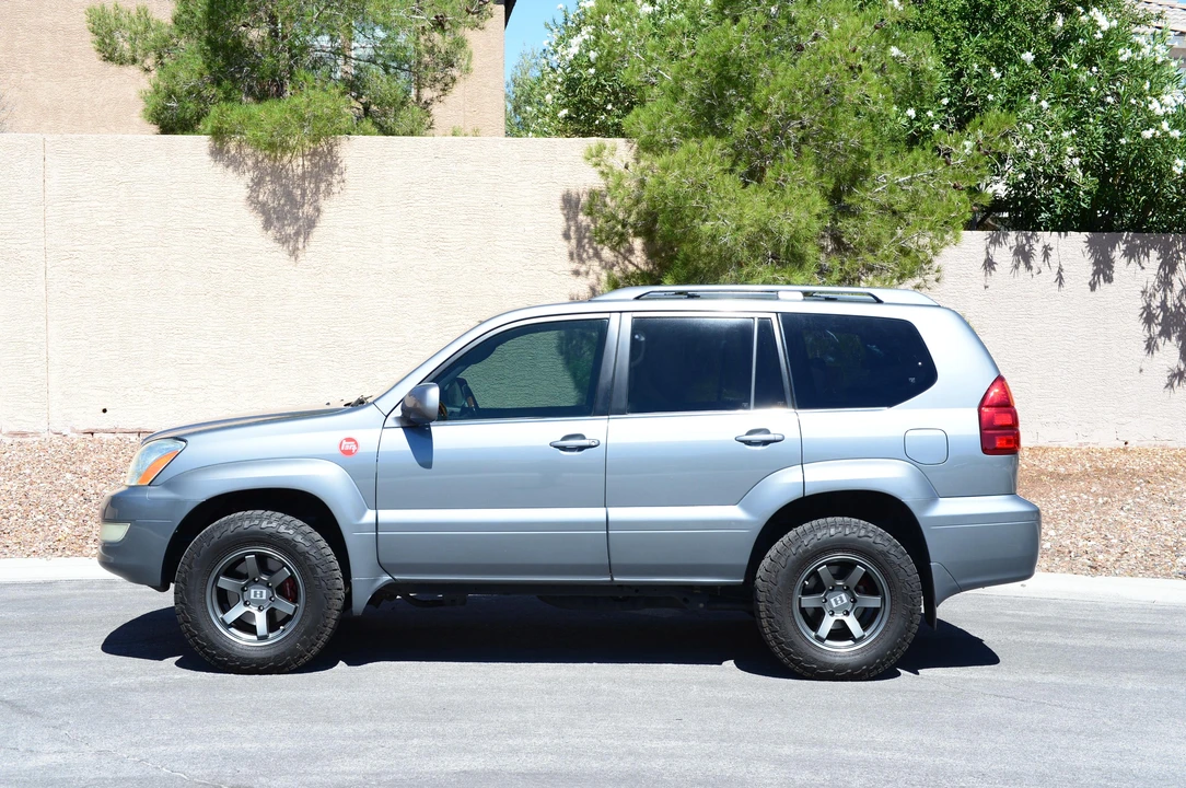 2003 Lexus GX 1st Gen - Image 8 of 31