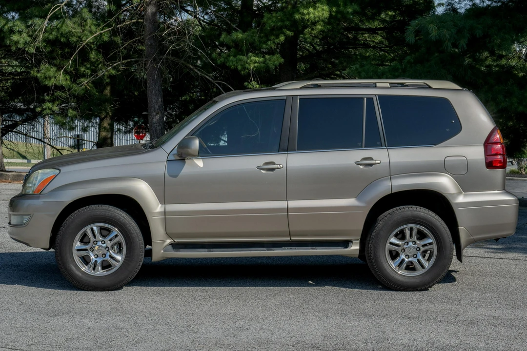 2003 Lexus GX 1st Gen - Image 3 of 31