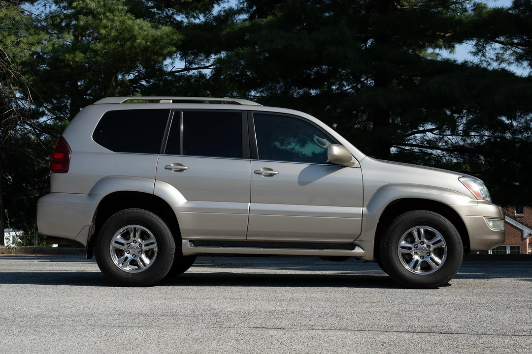 2003 Lexus GX 1st Gen - Image 11 of 31
