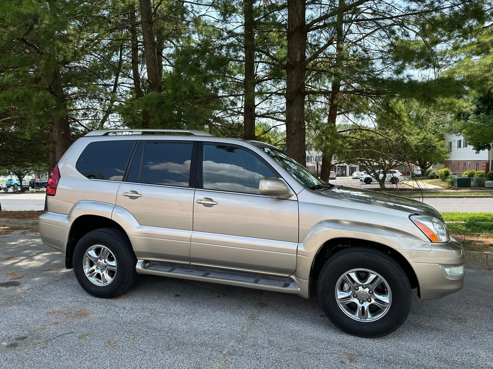 2003 Lexus GX 1st Gen - Image 19 of 31
