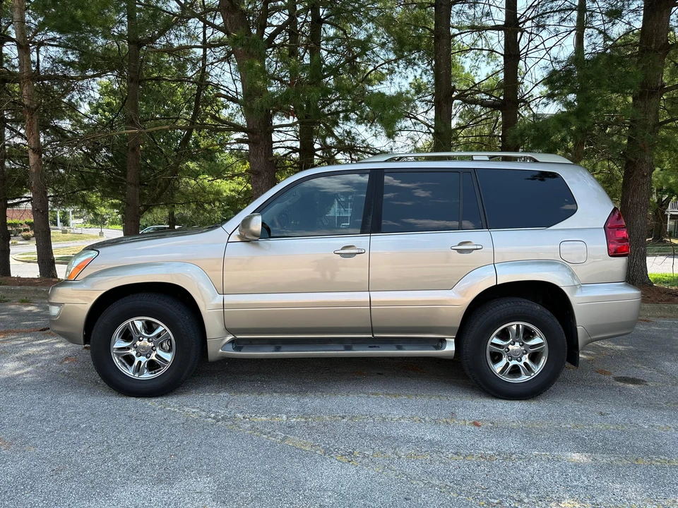 2003 Lexus GX 1st Gen - Image 16 of 31