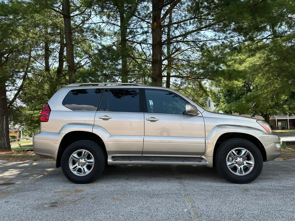 2003 Lexus GX 1st Gen - Image 18 of 31