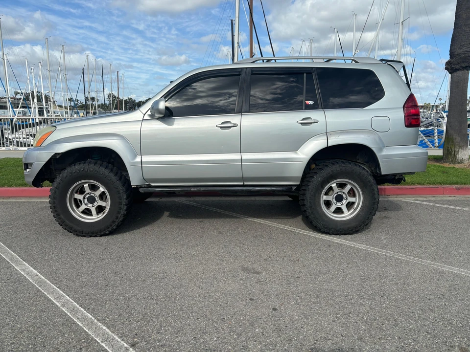 2003 Lexus GX 1st Gen - Image 11 of 31