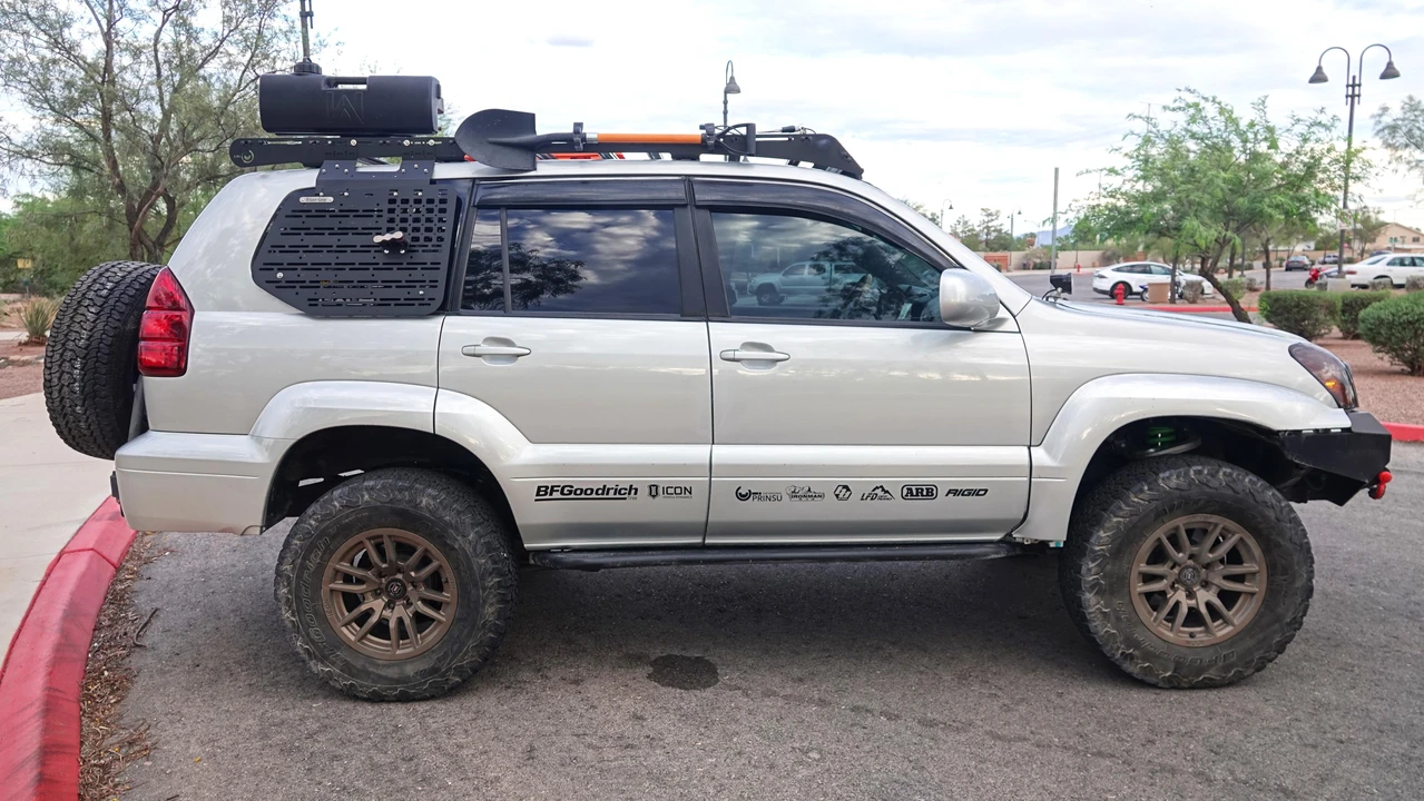 2003 Lexus GX 1st Gen - Image 17 of 31