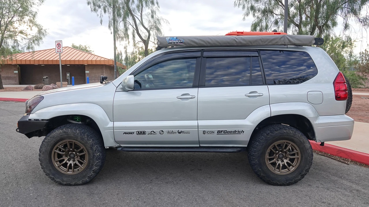 2003 Lexus GX 1st Gen - Image 11 of 31