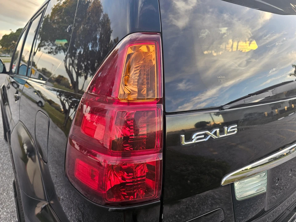 2003 Lexus GX 1st Gen - Image 27 of 31