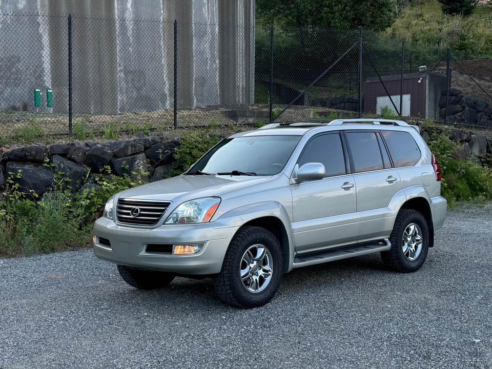 2003 Lexus GX 1st Gen - Image 8 of 31