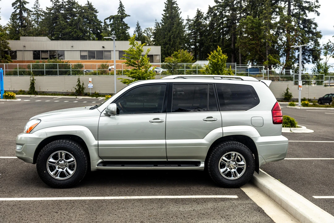 2003 Lexus GX 1st Gen - Image 9 of 31