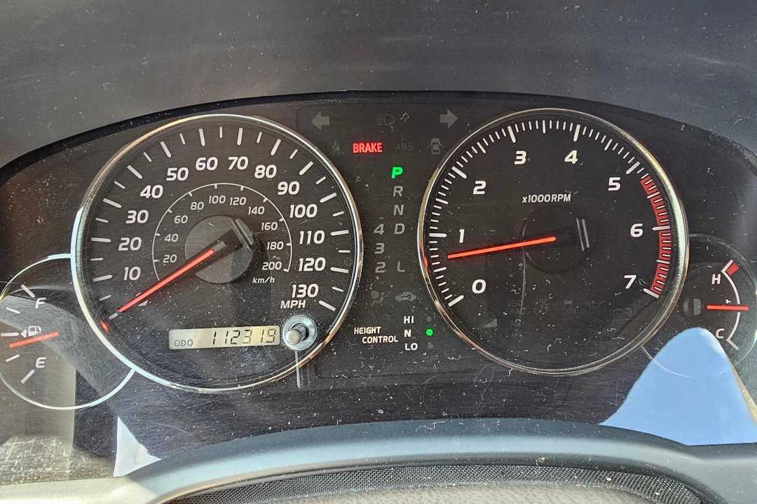2003 Lexus GX 1st Gen - Image 27 of 31