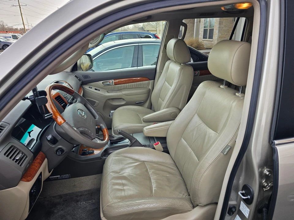 2003 Lexus GX 1st Gen - Image 28 of 31
