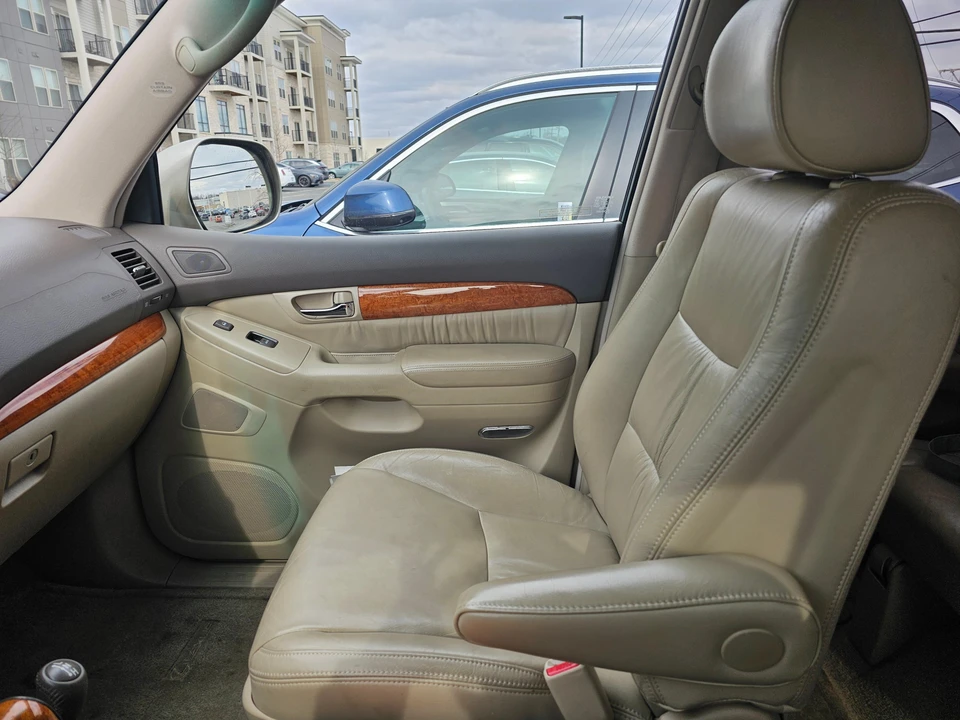 2003 Lexus GX 1st Gen - Image 29 of 31