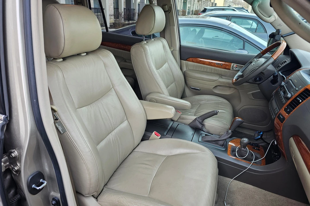 2003 Lexus GX 1st Gen - Image 25 of 31