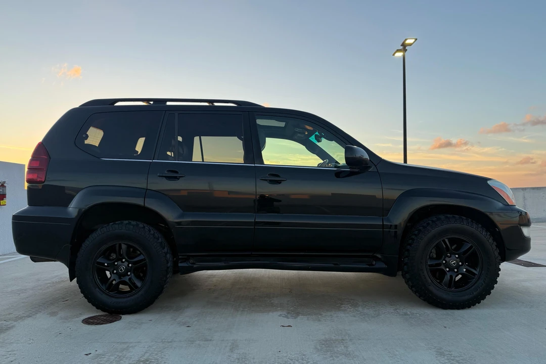 2003 Lexus GX 1st Gen - Image 3 of 31