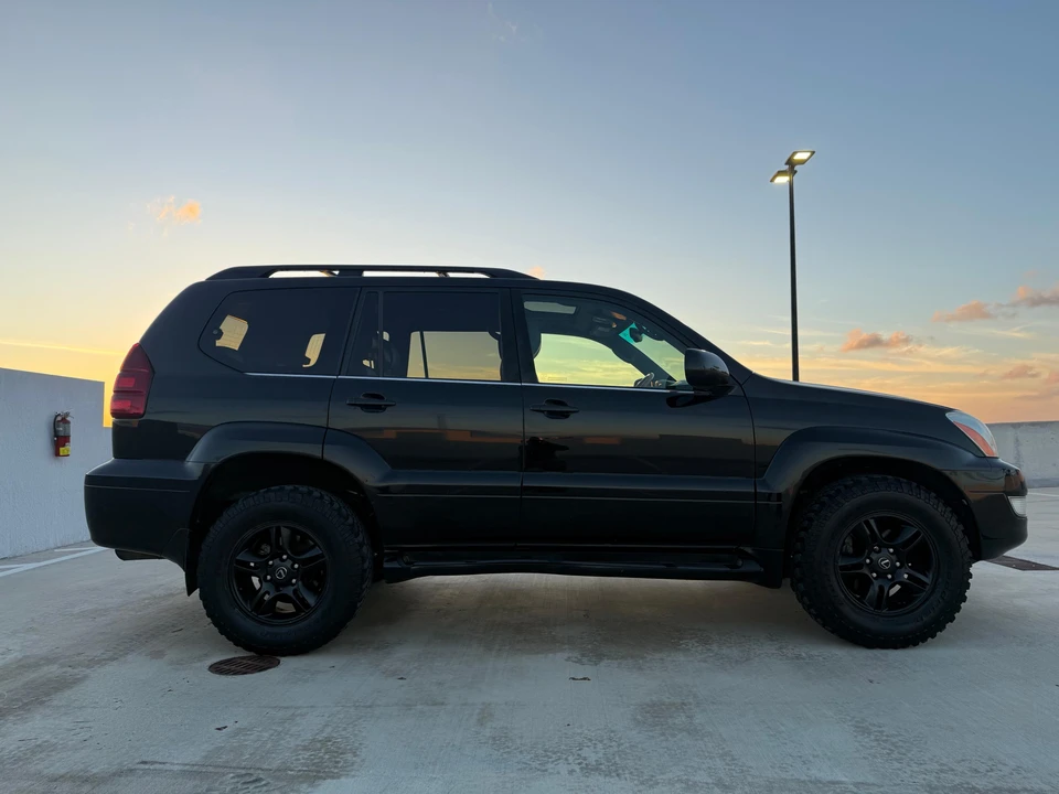 2003 Lexus GX 1st Gen - Image 21 of 31