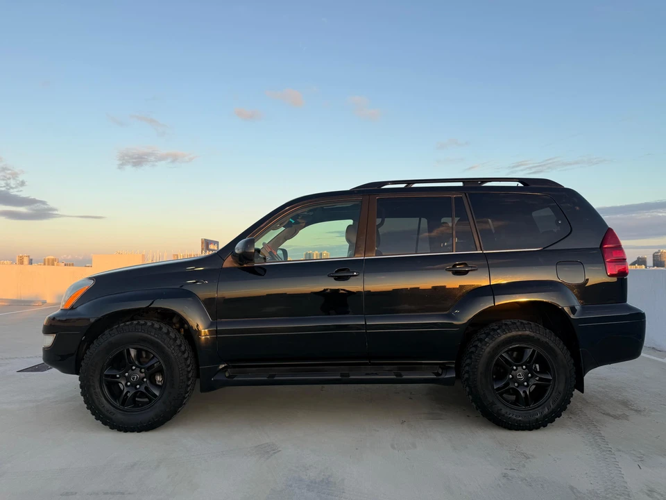 2003 Lexus GX 1st Gen - Image 16 of 31