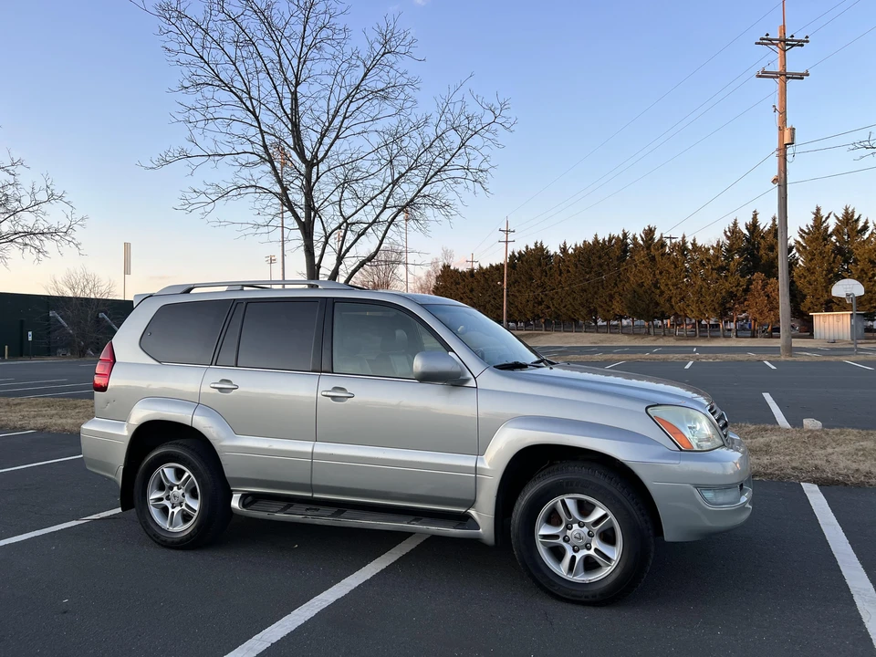 2003 Lexus GX 1st Gen - Image 25 of 31