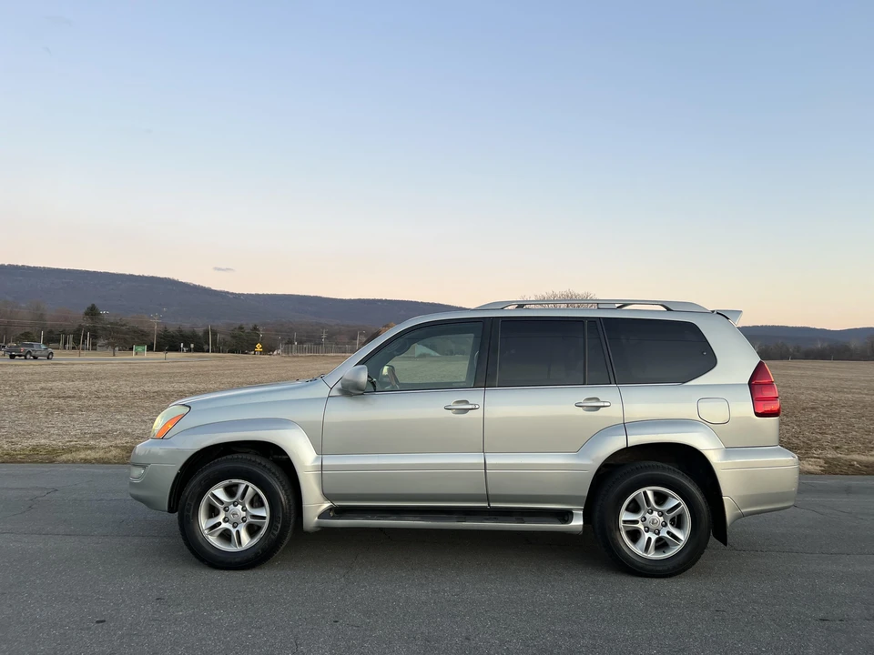 2003 Lexus GX 1st Gen - Image 12 of 31