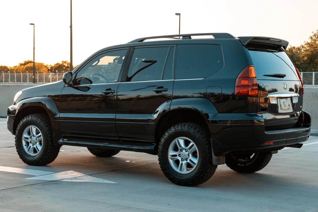 2003 Lexus GX 1st Gen - Image 4 of 25
