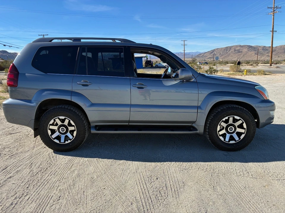 2003 Lexus GX 1st Gen - Image 2 of 21