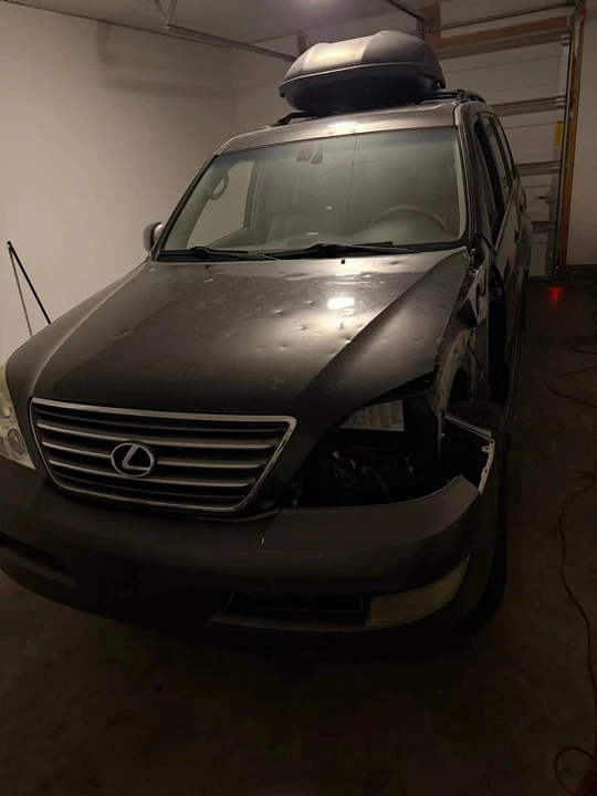 2003 Lexus GX 1st Gen - Image 2 of 3