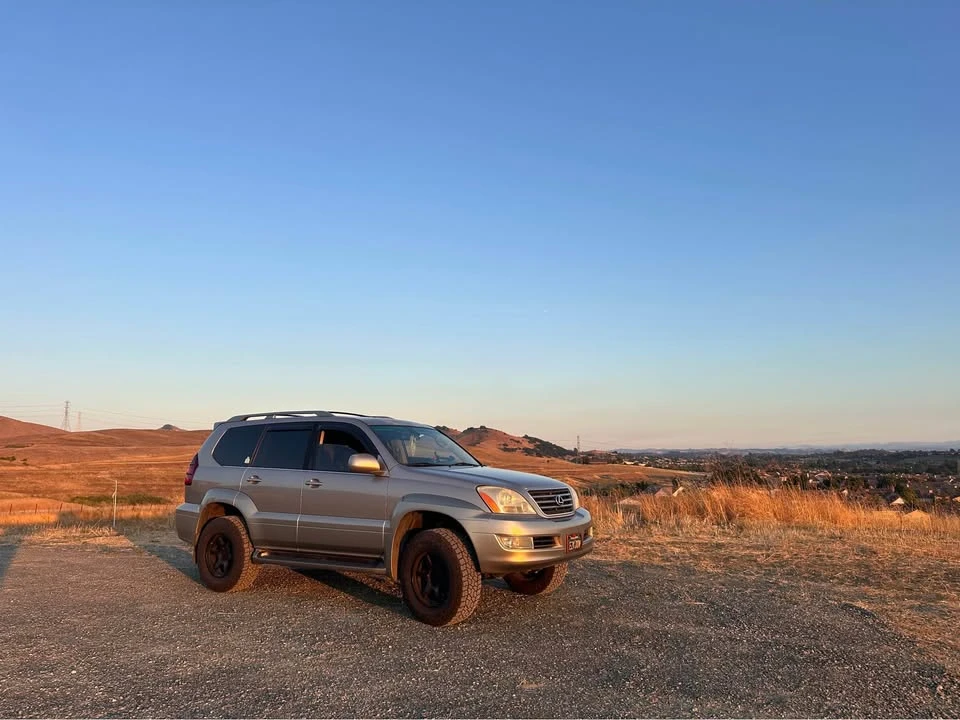 2003 Lexus GX 1st Gen - Image 2 of 13